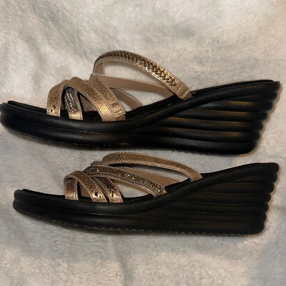 Skechers Women's Metallic Strappy Sandals - Picture 4 of 6